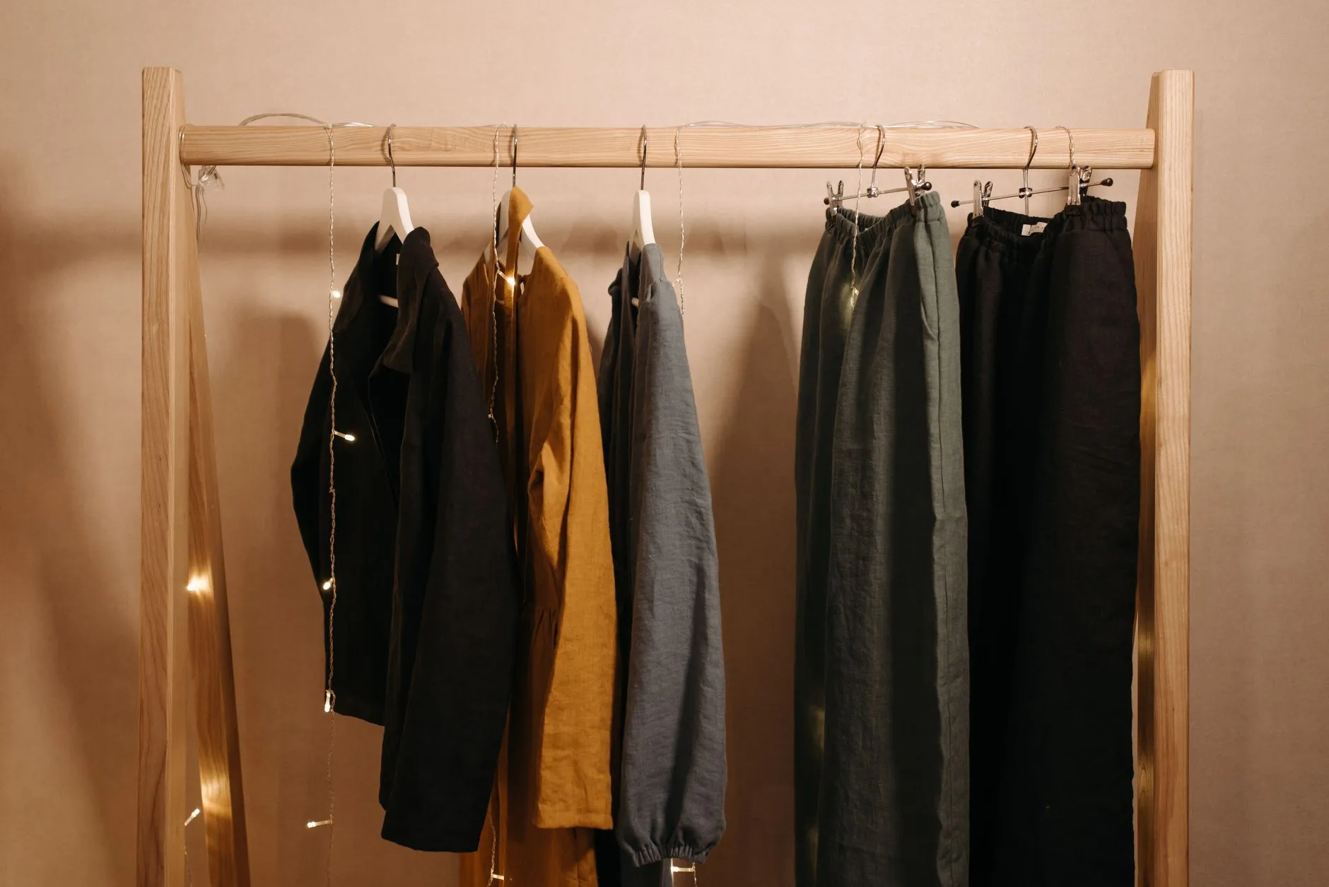 千娱音家居服产品线解析：从睡衣内衣到居家外穿的多场景设计正文配图 1